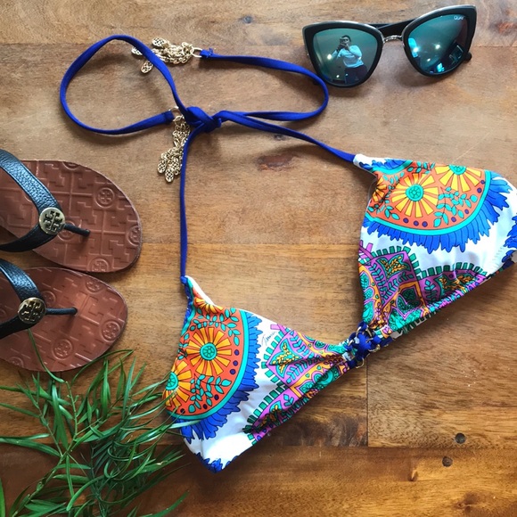 Trina Turk Pacific Paisley Triangle Bikini Top 8 - Picture 4 of 8